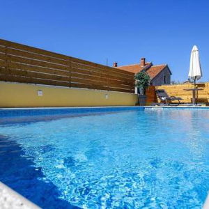 Hotel Pool Apartments Julia cazare Zadar