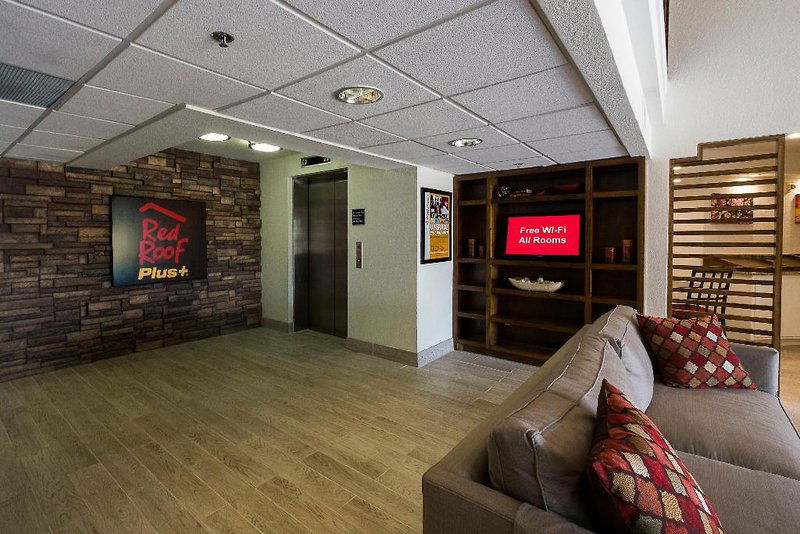 Hotel Red Roof Plus+ Houston - Energy Corridor