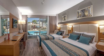 Aquasis De Luxe Resort