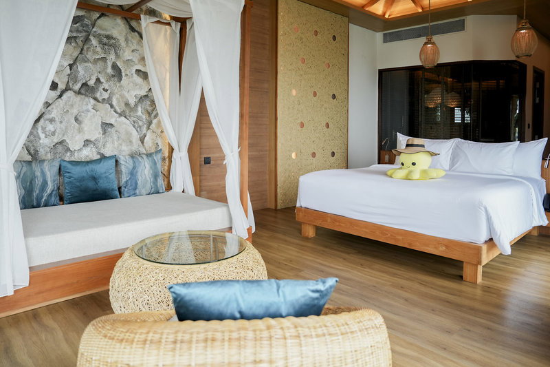 Sinae Phuket Luxury Hotel