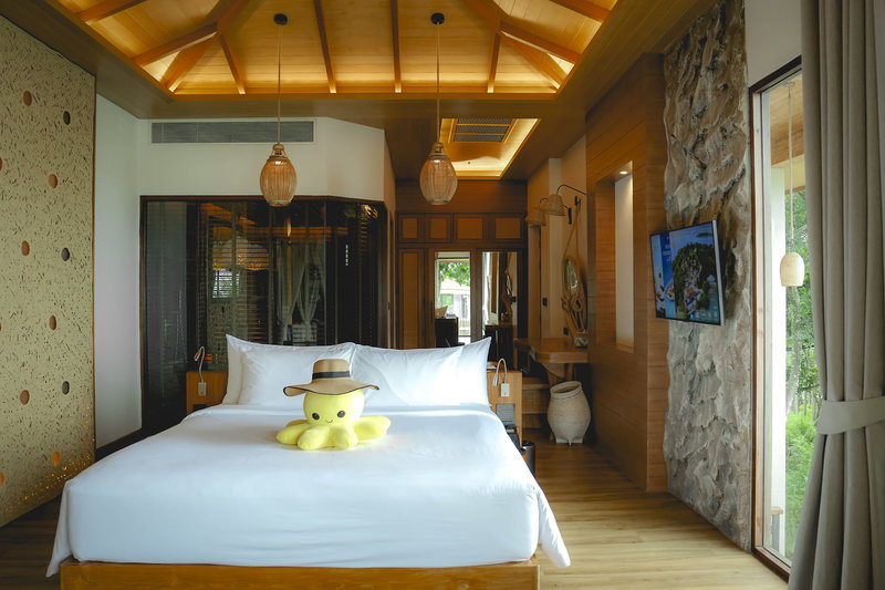 Sinae Phuket Luxury Hotel