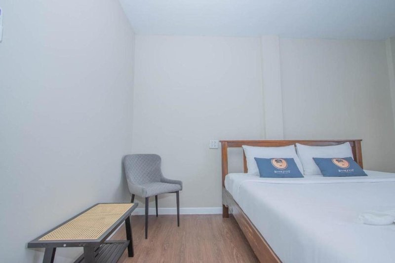 Hotel Roomquest The Peak Patong Hill