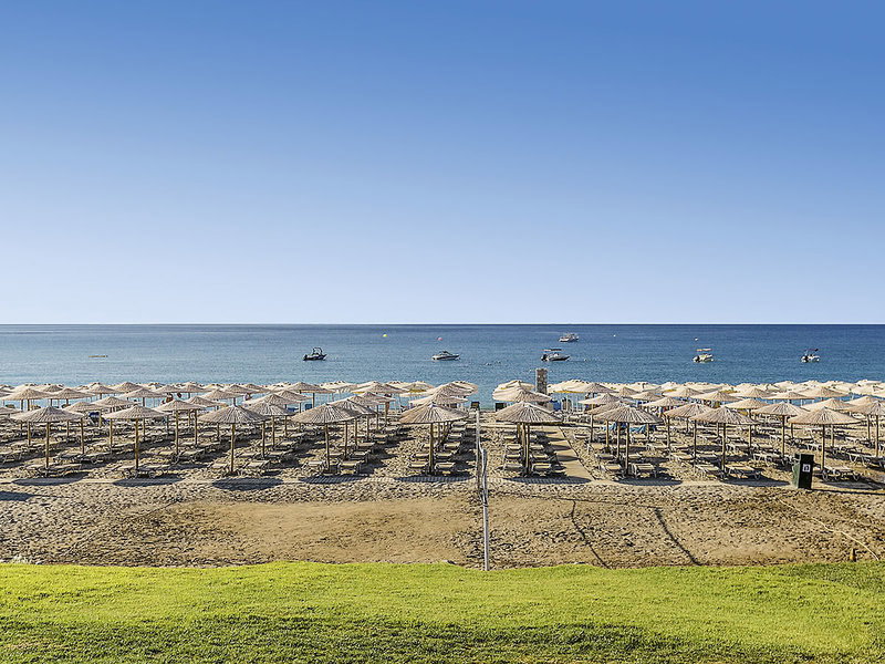 Costa Lindia Beach