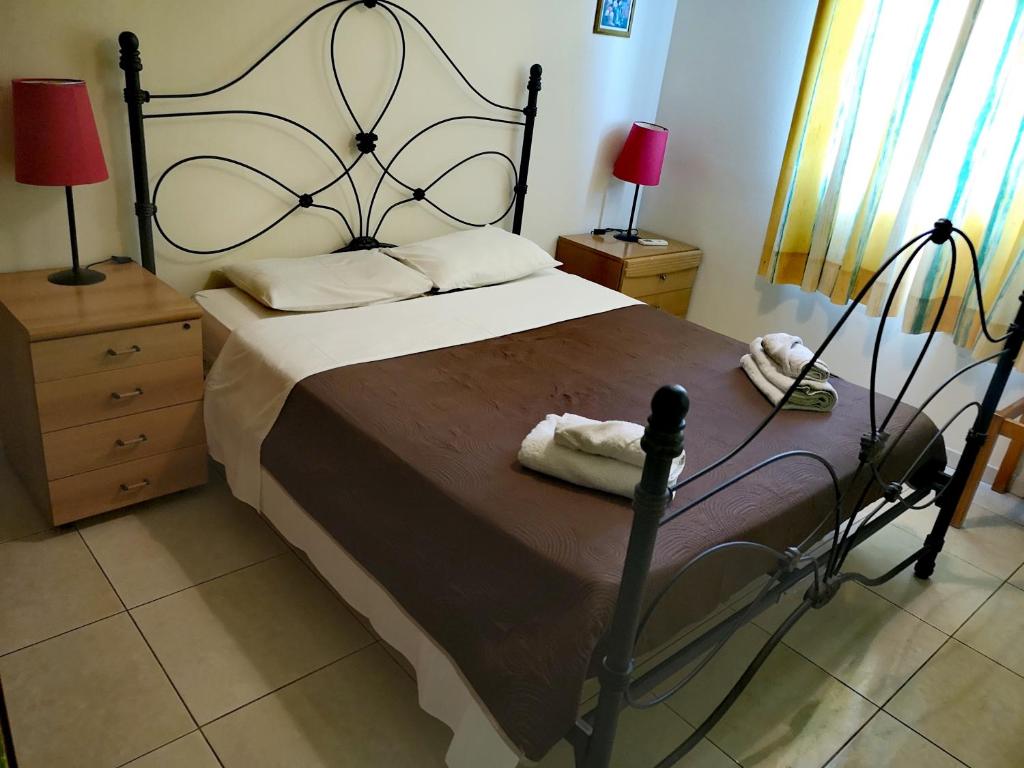 dal travel Faneromeni Court