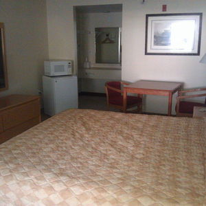 Hotel Serena Inn cazare Clermont