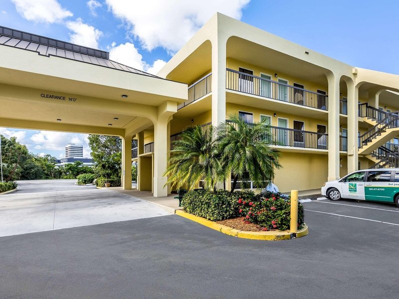 Hotel Quality Inn Palm Beach International Airport