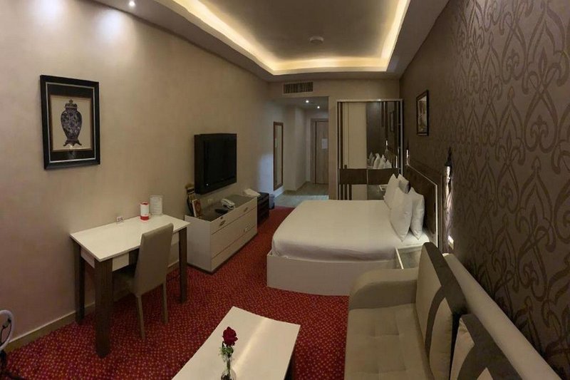Balcony Hotel