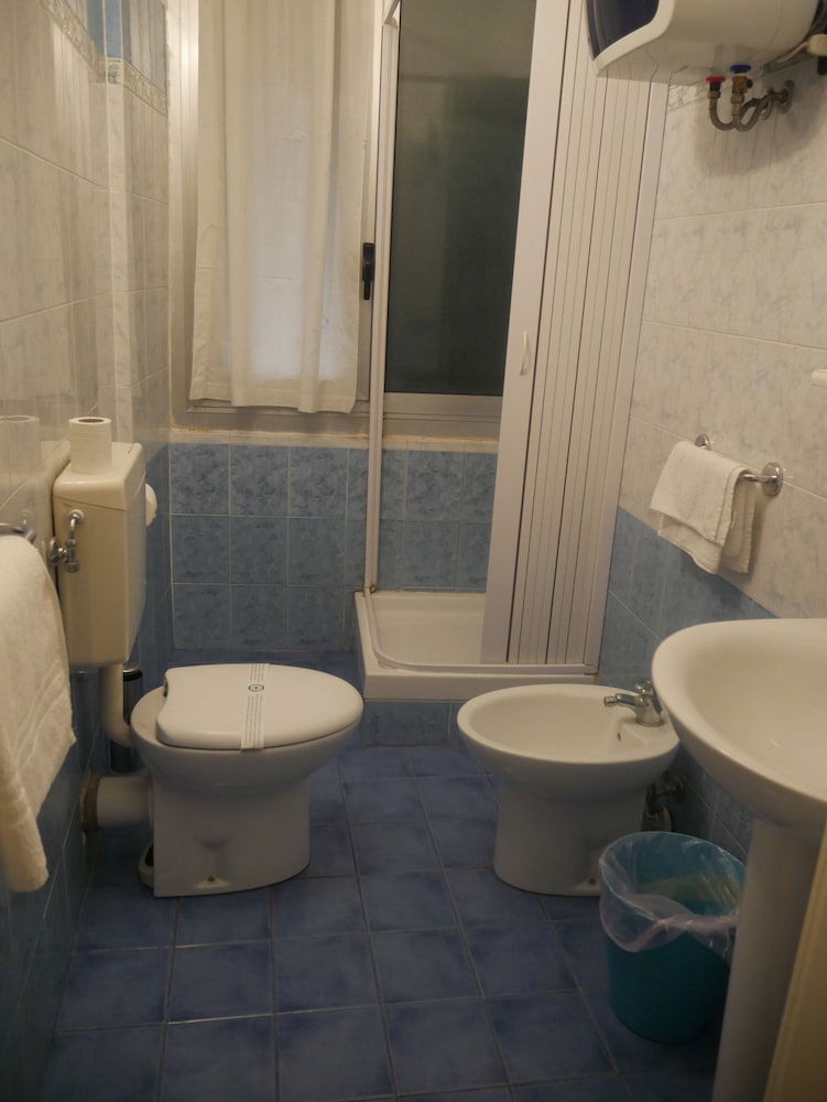 Hotel Red And Blues Music Hotel Genova