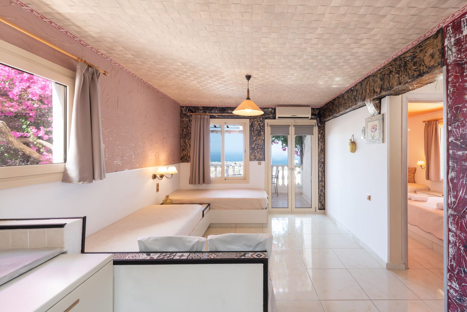 dal travel Korifi Suites Collection