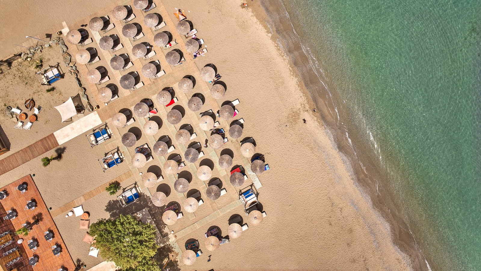 Enorme Teatro Beach Resort