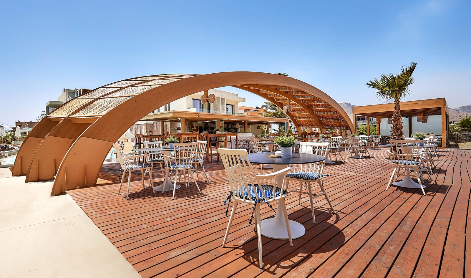 Enorme Teatro Beach Resort