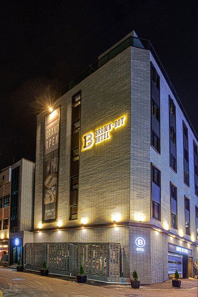 Hotel Brown Dot Choup