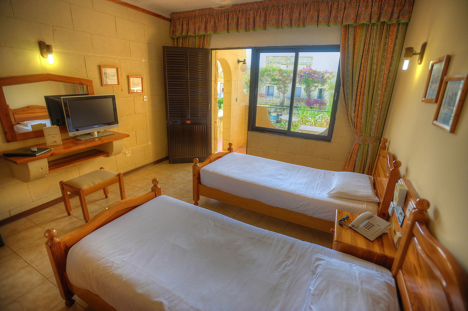 Cornucopia Hotel