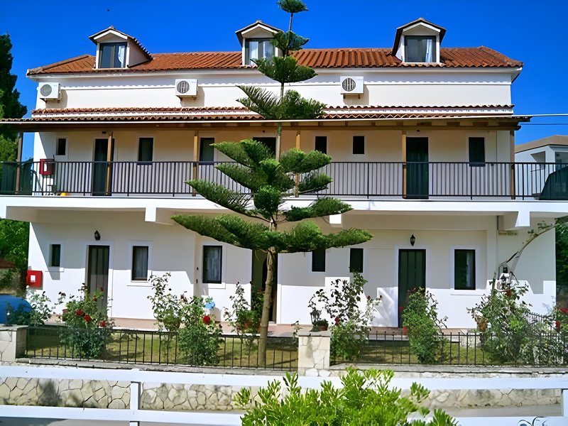 Hotel Red Rose Garden