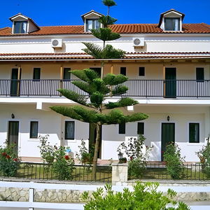 Hotel Red Rose Garden cazare Tsilivi