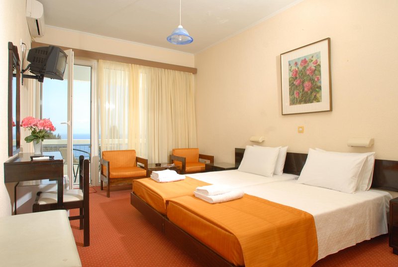 Alexandros Hotel
