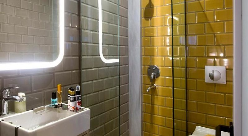 Loc Hospitality Urban Suites