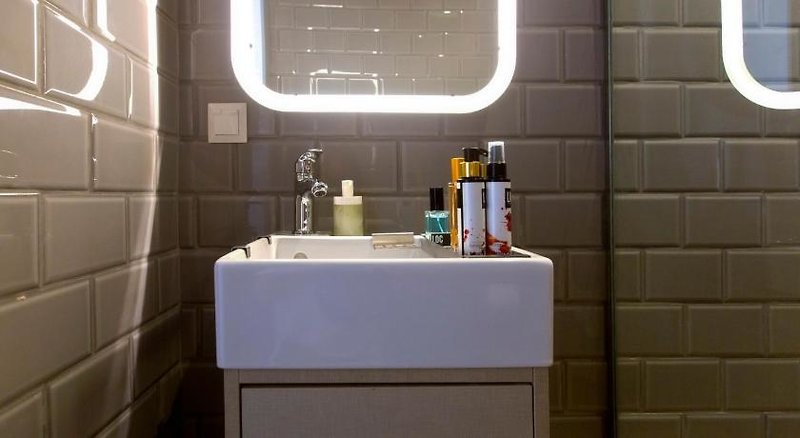 Loc Hospitality Urban Suites