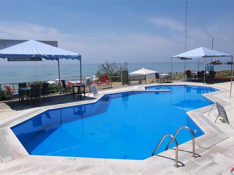 Menigos Resort