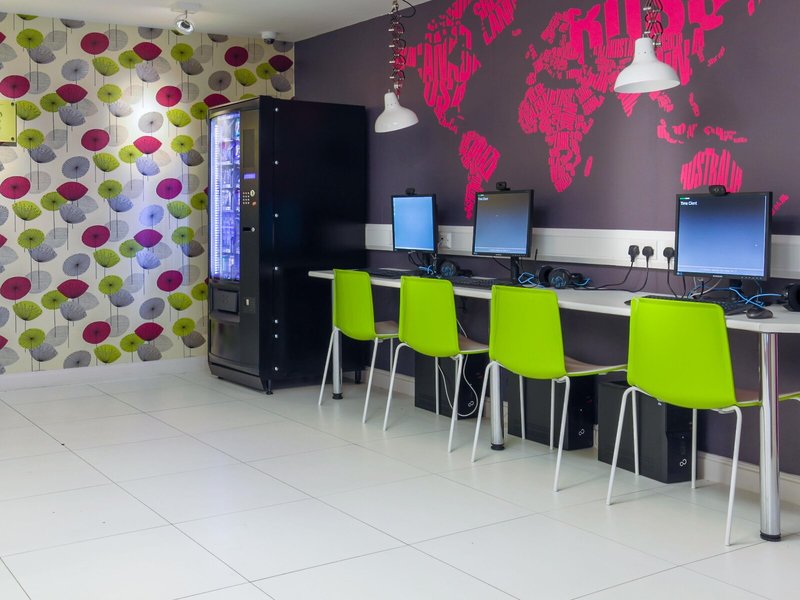 Safestay London Kensington Holland Park