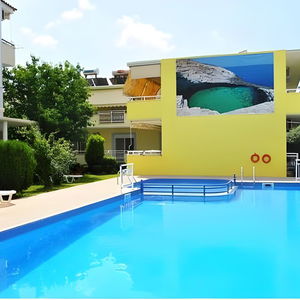 Hotel Studios Suzanna cazare Potos