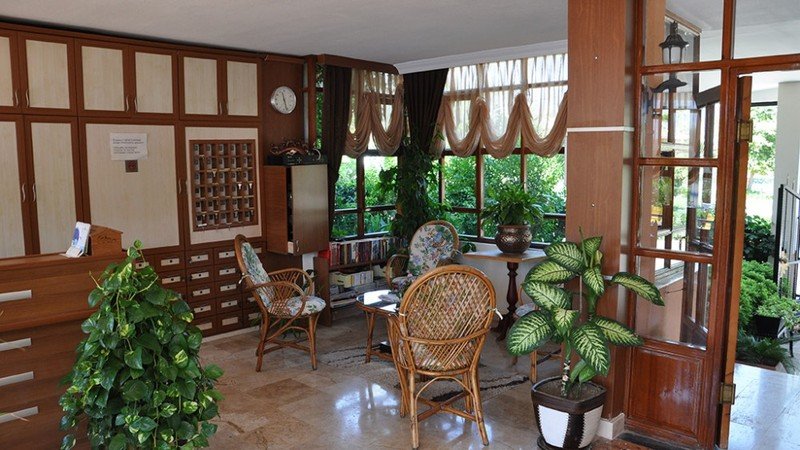Mom's Hotel