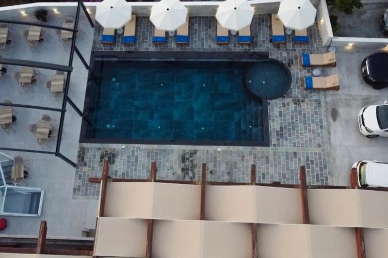 Summer Point Hotel