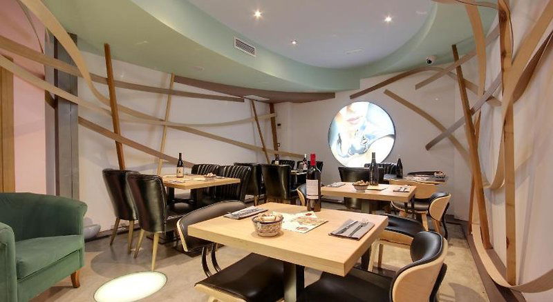 Hotel Revolutum Hostel