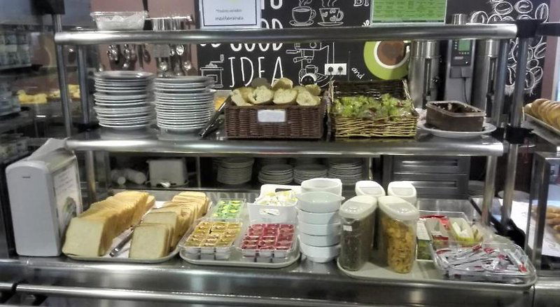 Hotel Hernán Cortés Residence Hall