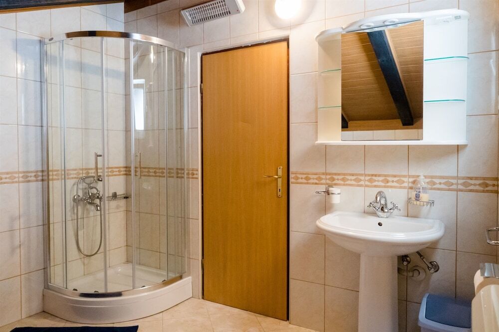 Hotel Apartments And Rooms Preka