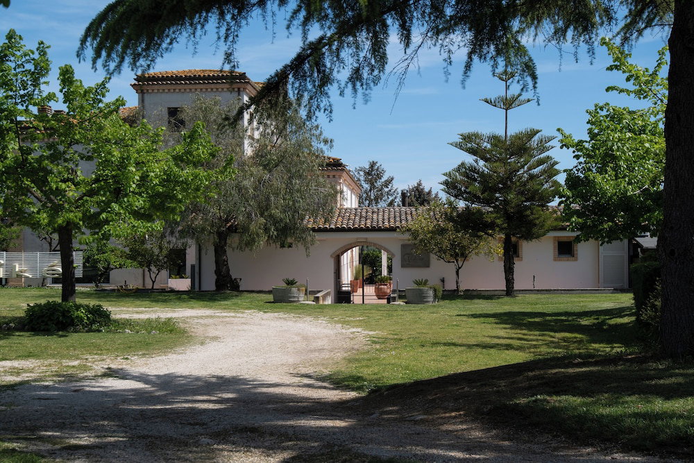 Molike Country House