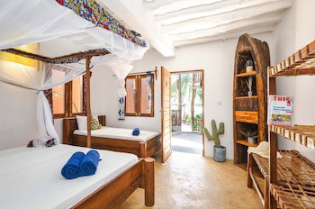 Shanuo Beach Bungalows