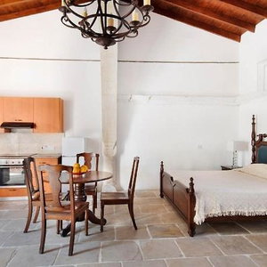 Hotel Meleni Cottage Houses cazare Limassol