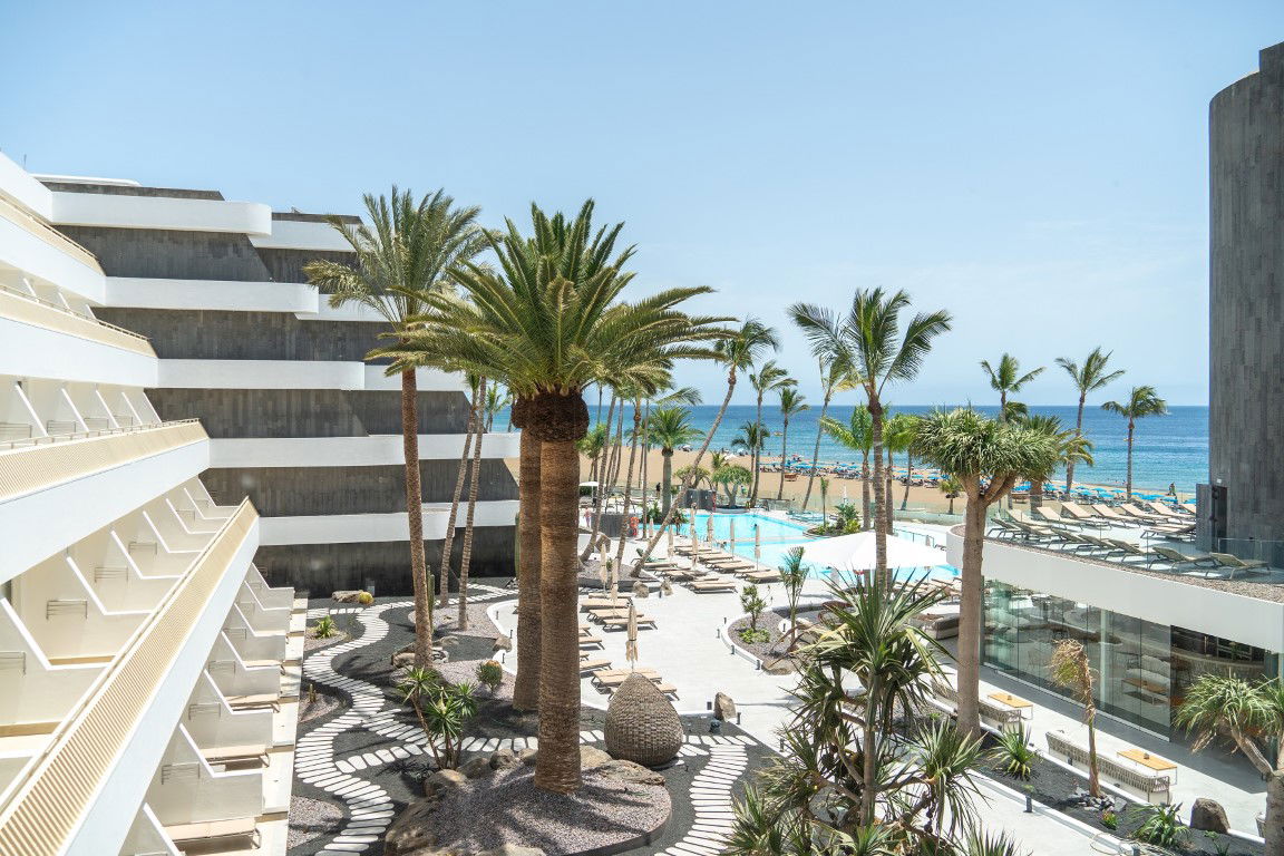 Hotel Plus Fariones Suite Hotel