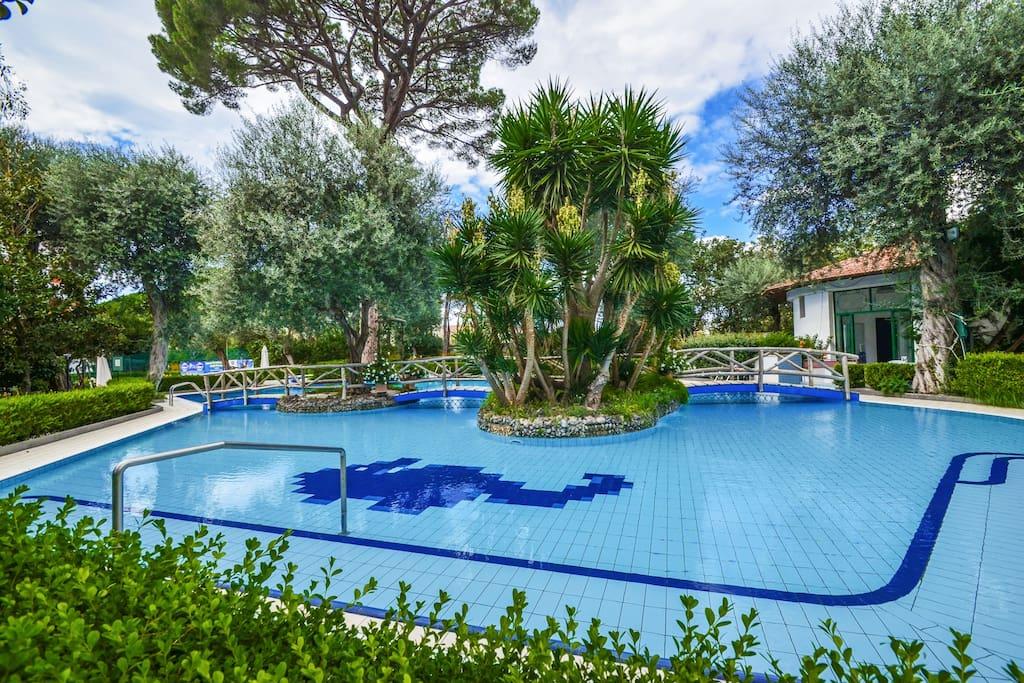 Sorrento Pool & Suites