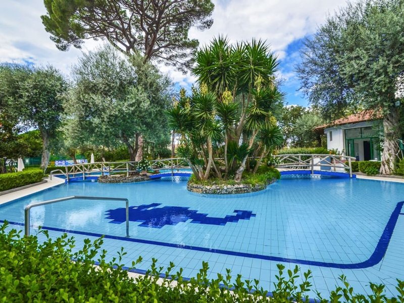 Sorrento Pool & Suites