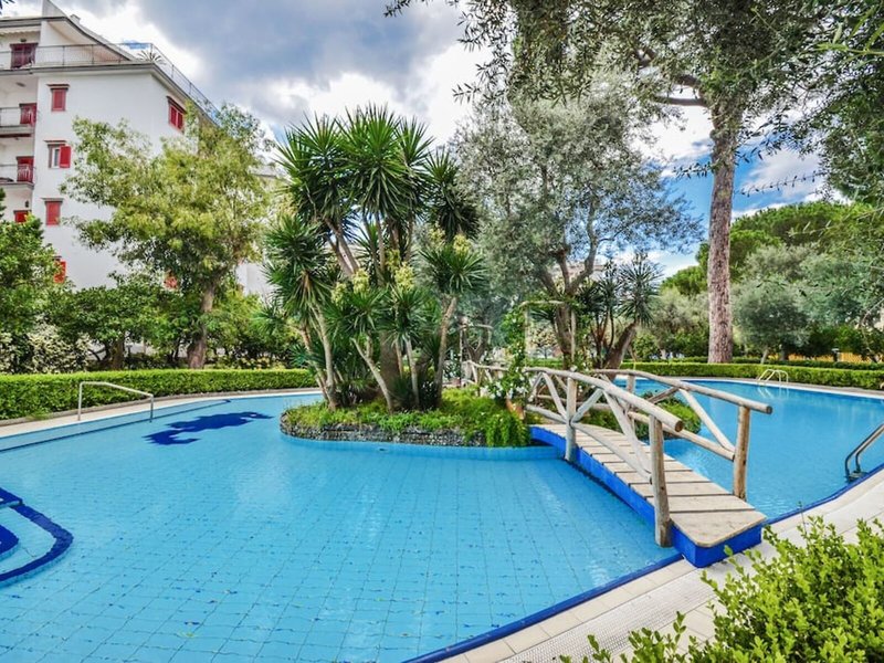 Sorrento Pool & Suites