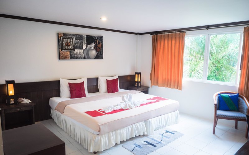 Hotel The Nice Patong Hotel