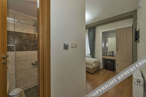 Metrolux Hotel