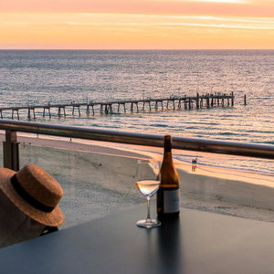 Hotel Oaks Glenelg Plaza Pier Suites cazare Glenelg