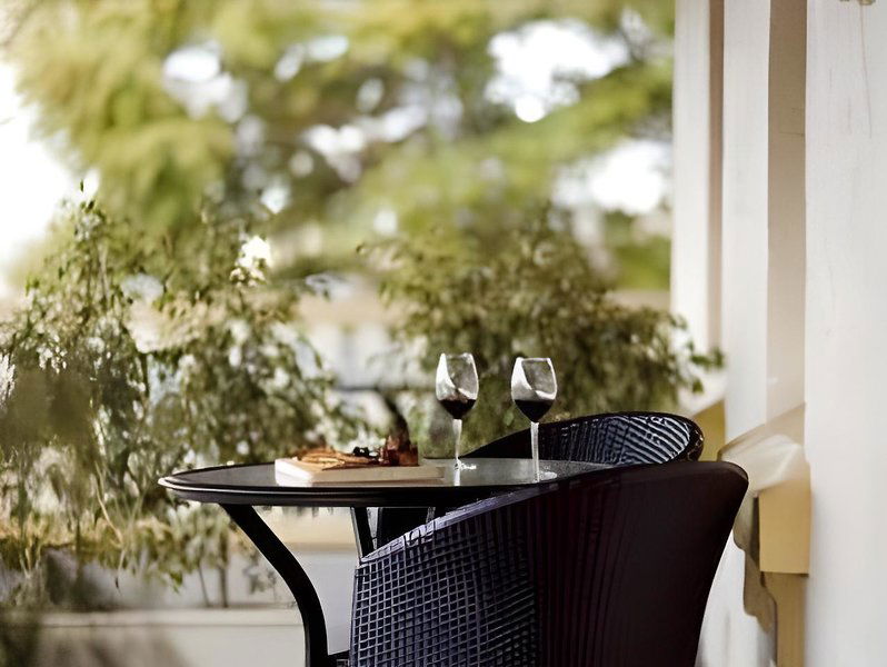 Hotel Balcony On Sixth Lodge