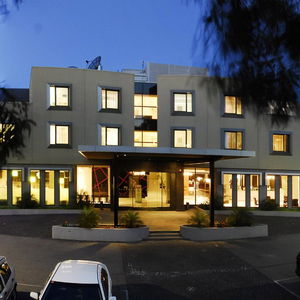 Hotel Golden Pebble Hotel cazare Wantirna