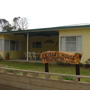 Hotel Kirazz Holiday Homes cazare Kingscote