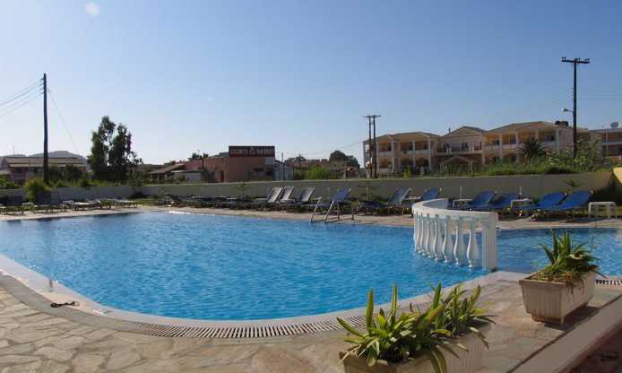 Alexis Pool Apartments