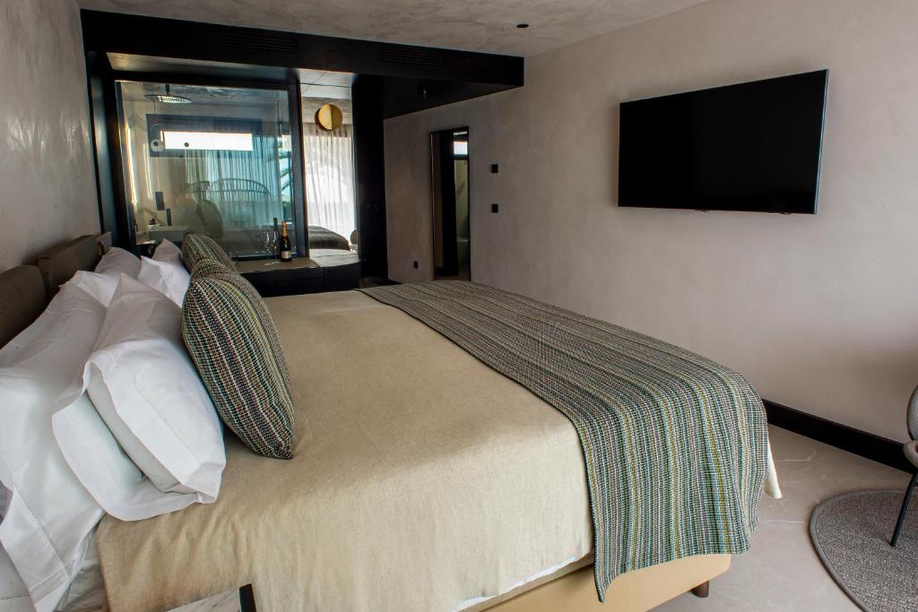 Tensuites