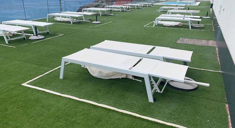 Hotel Amadores C&H Suites