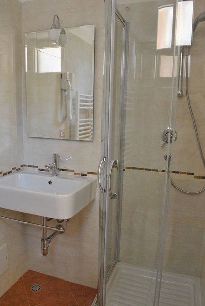 Hotel Affittacamere Lewisrooms - Lewis Domo