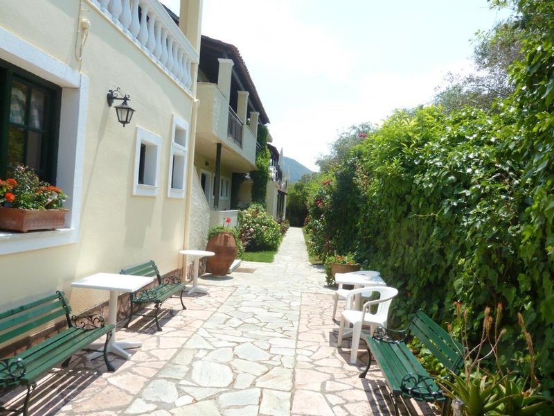 The Mayflower Studios & Apartments