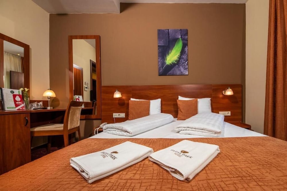 Patak Park Hotel