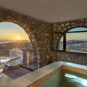 Sejur Zatrikion Villas Santorini vacanta Pyrgos